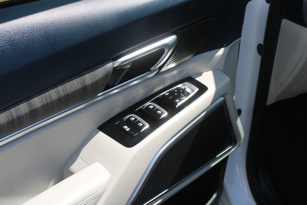 Certified 2024 Kia Telluride EX w/ EX Captain's Chair Package FWD image 20