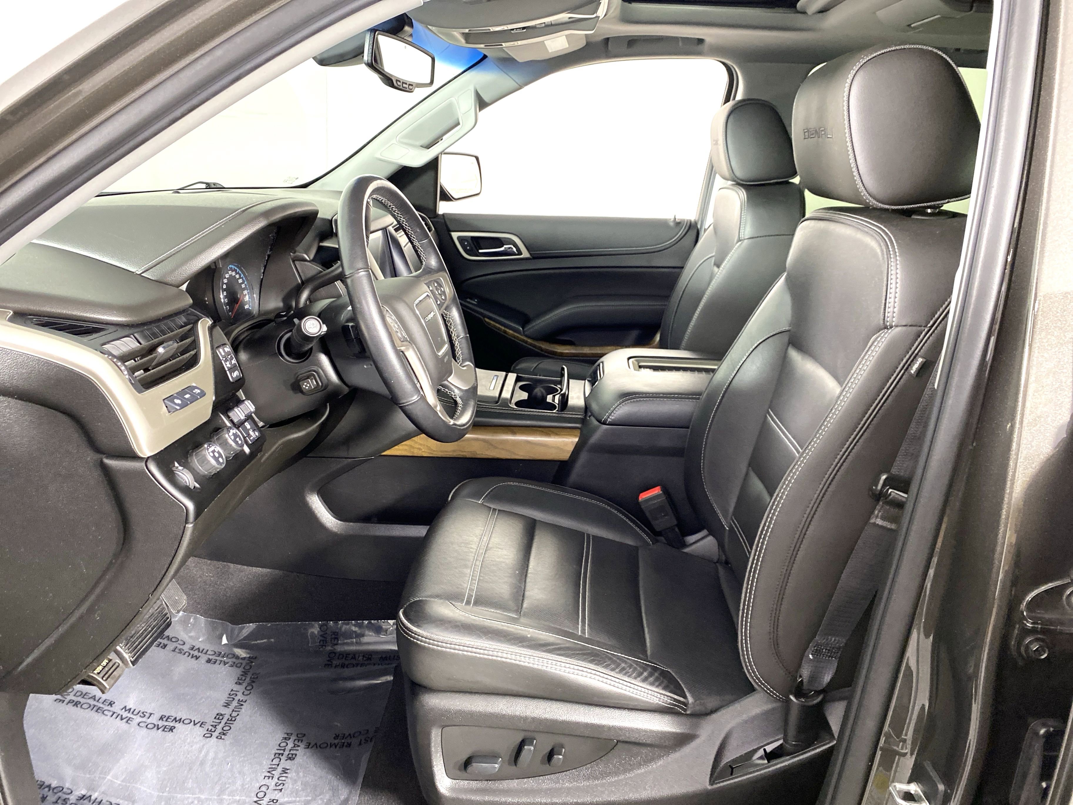 Used 2019 GMC Yukon Denali w/ Denali Ultimate Package image 16