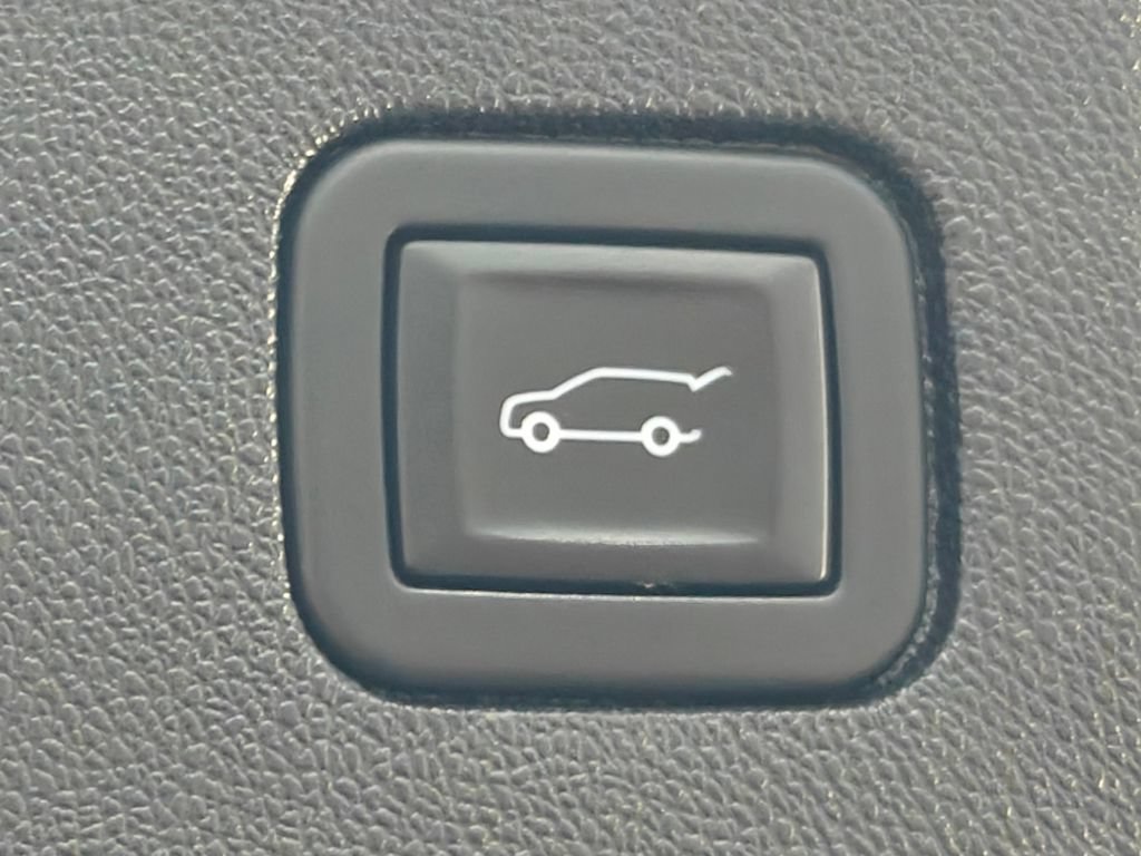 Used 2024 Chevrolet Equinox LT FWD image 27