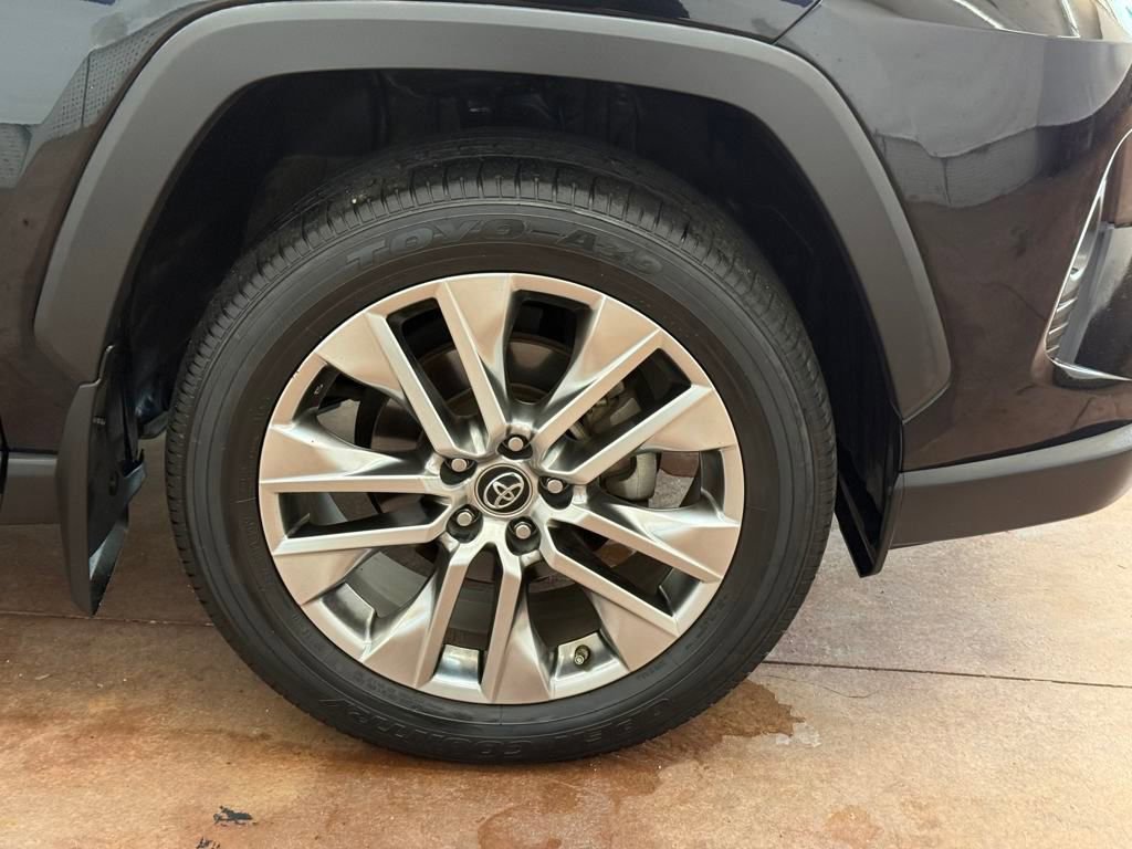 Used 2019 Toyota RAV4 XLE Premium image 14