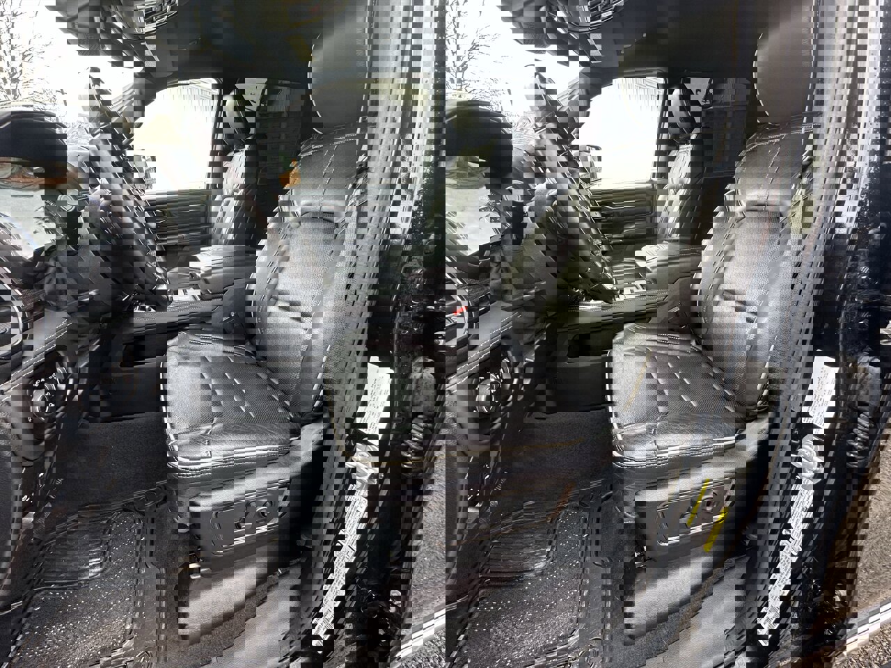 Used 2022 RAM 1500 Limited w/ Body-Colour Bumper Group image 9