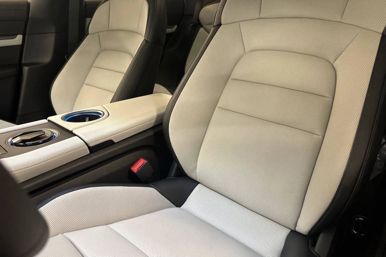 New 2025 Porsche Taycan 4S image 85