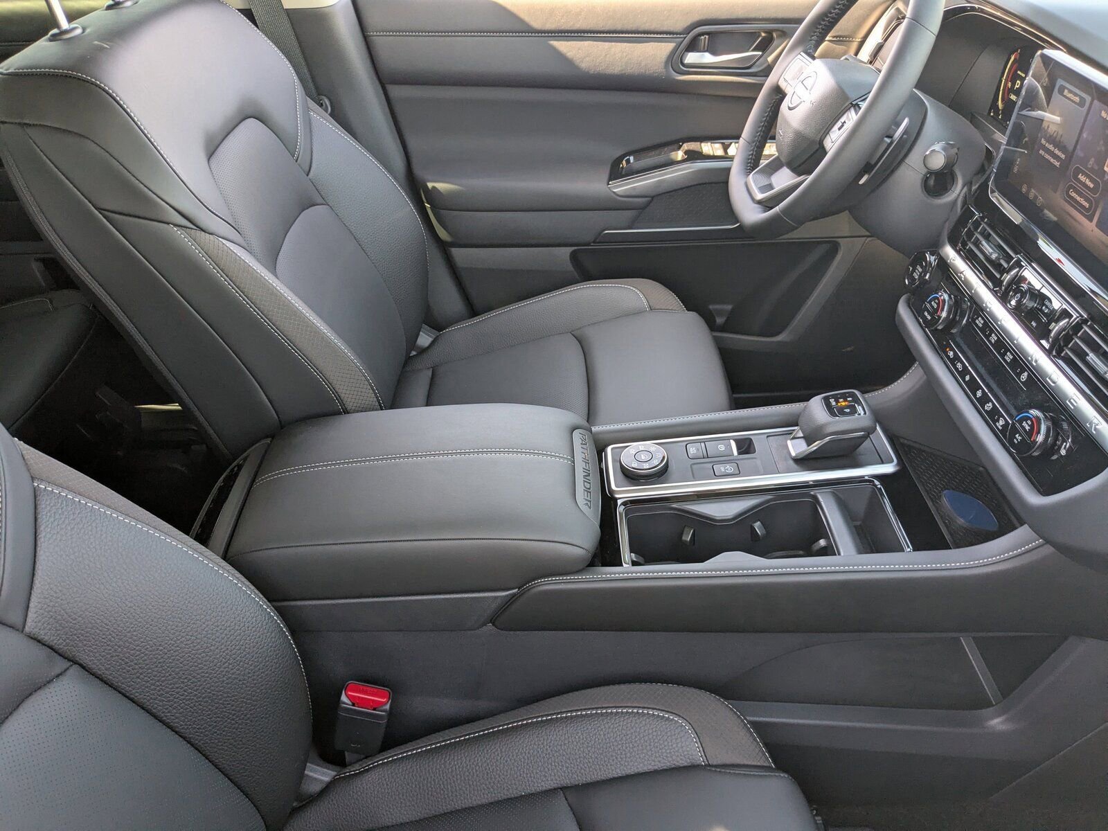 New 2026 Nissan Pathfinder SL image 30