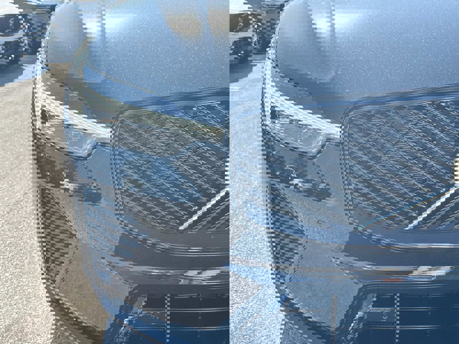 New 2026 Volvo XC60 B5 Plus w/ Climate Package image 9