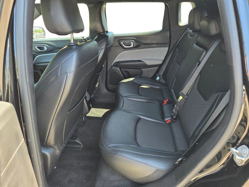 Used 2024 Jeep Compass Latitude AWD/4WD image 18