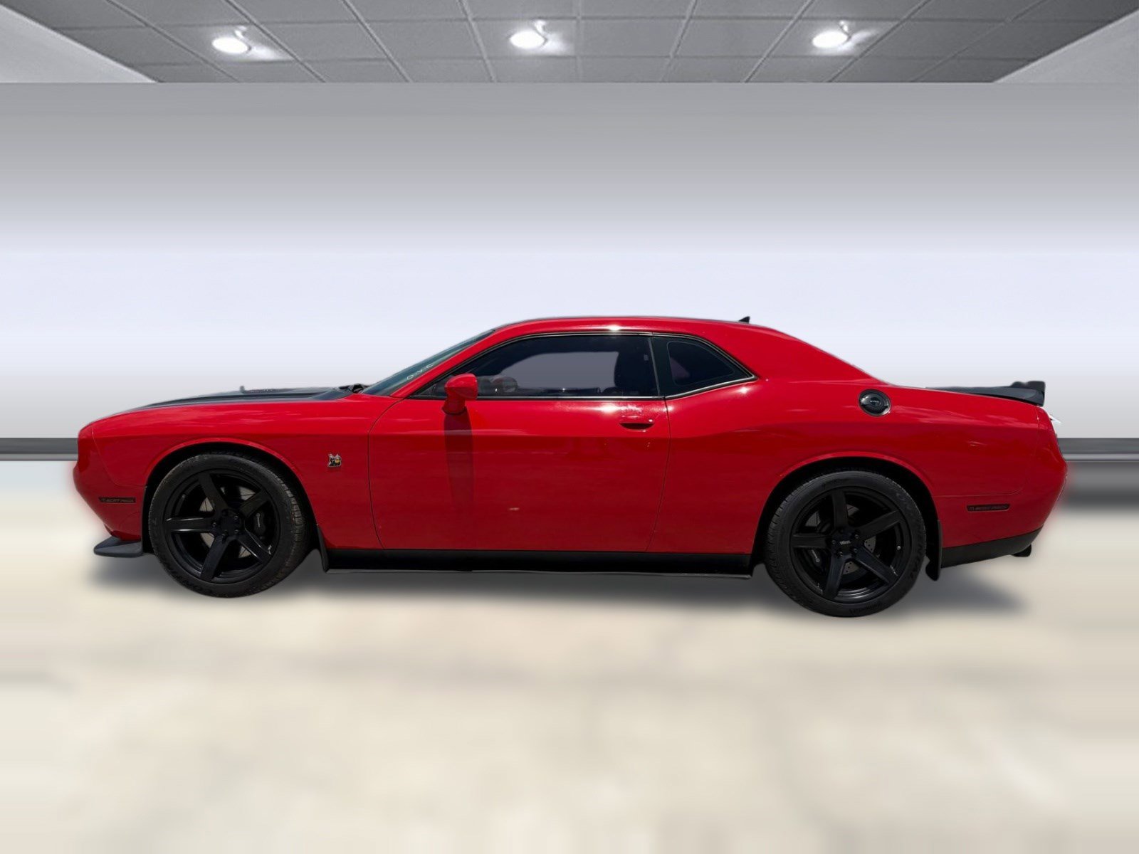 Used 2016 Dodge Challenger R/T Scat Pack RWD image 2