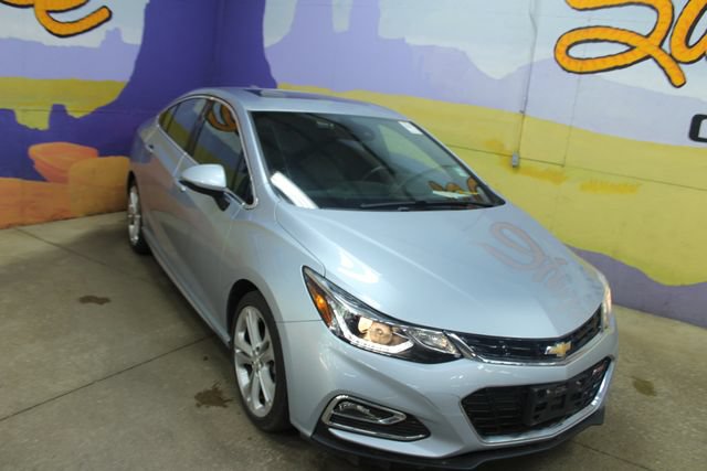 Used 2018 Chevrolet Cruze Premier w/ Premier True North Edition FWD image 2