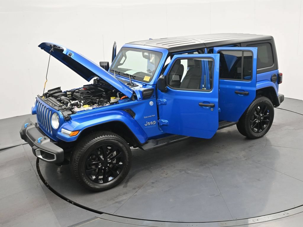 Used 2022 Jeep Wrangler Unlimited Sahara AWD/4WD image 38