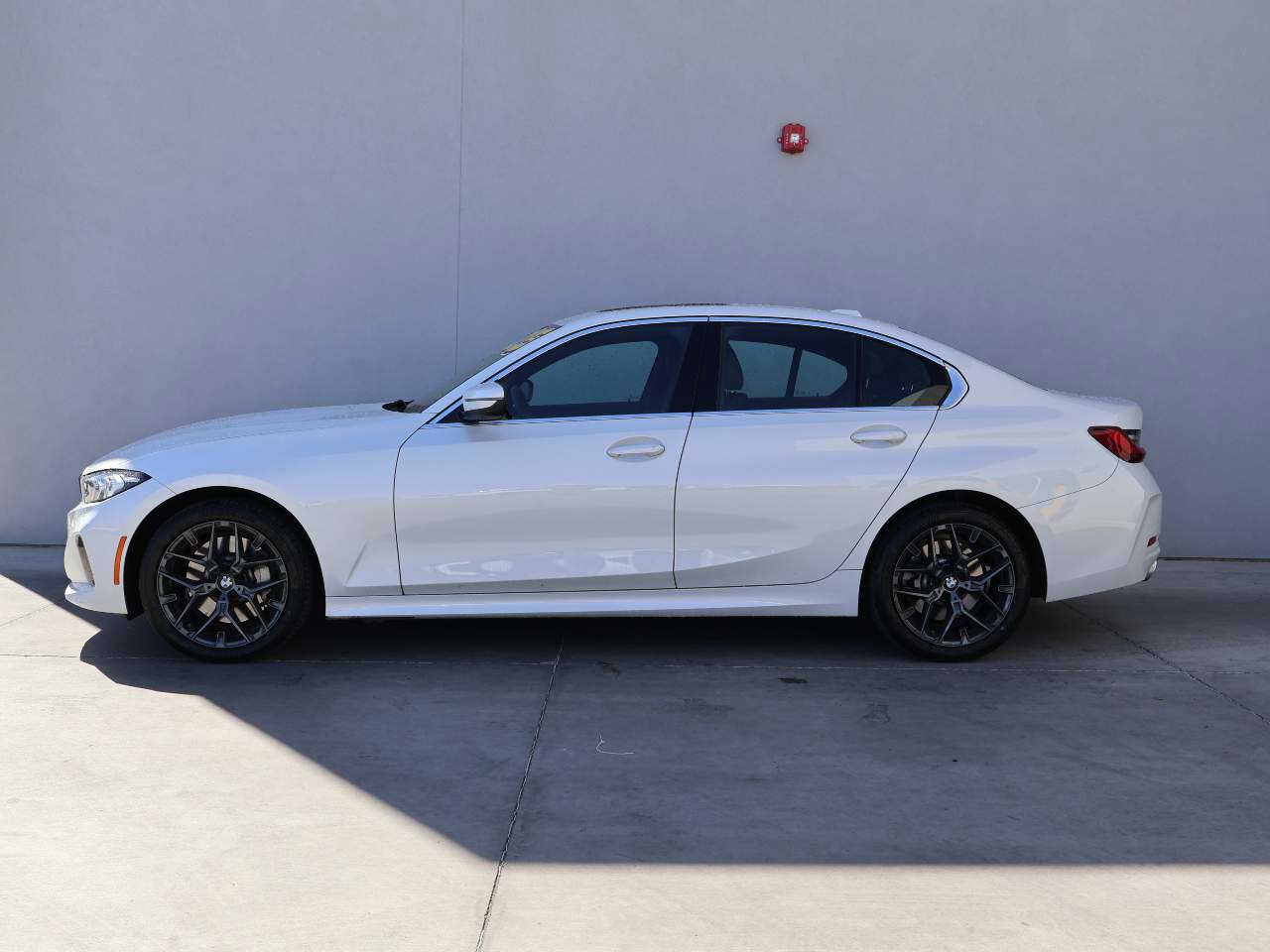 Used 2025 BMW 330i xDrive Sedan image 2