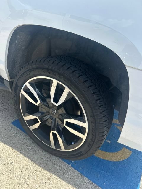 Used 2018 Chevrolet Suburban LT w/ Texas Edition Package RWD image 6