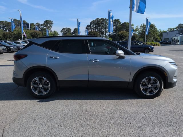 Used 2023 Chevrolet Blazer LT w/ Convenience Package FWD image 2