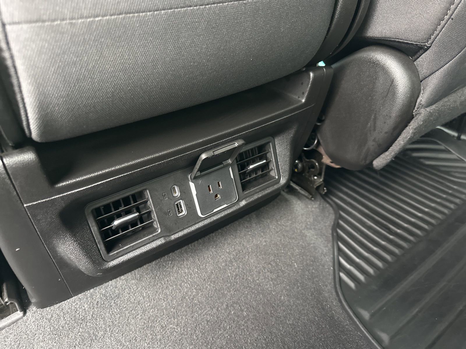 Used 2023 Chevrolet Silverado 1500 LT image 17