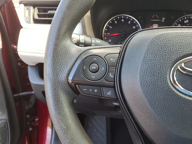 Used 2020 Toyota RAV4 XLE FWD image 19