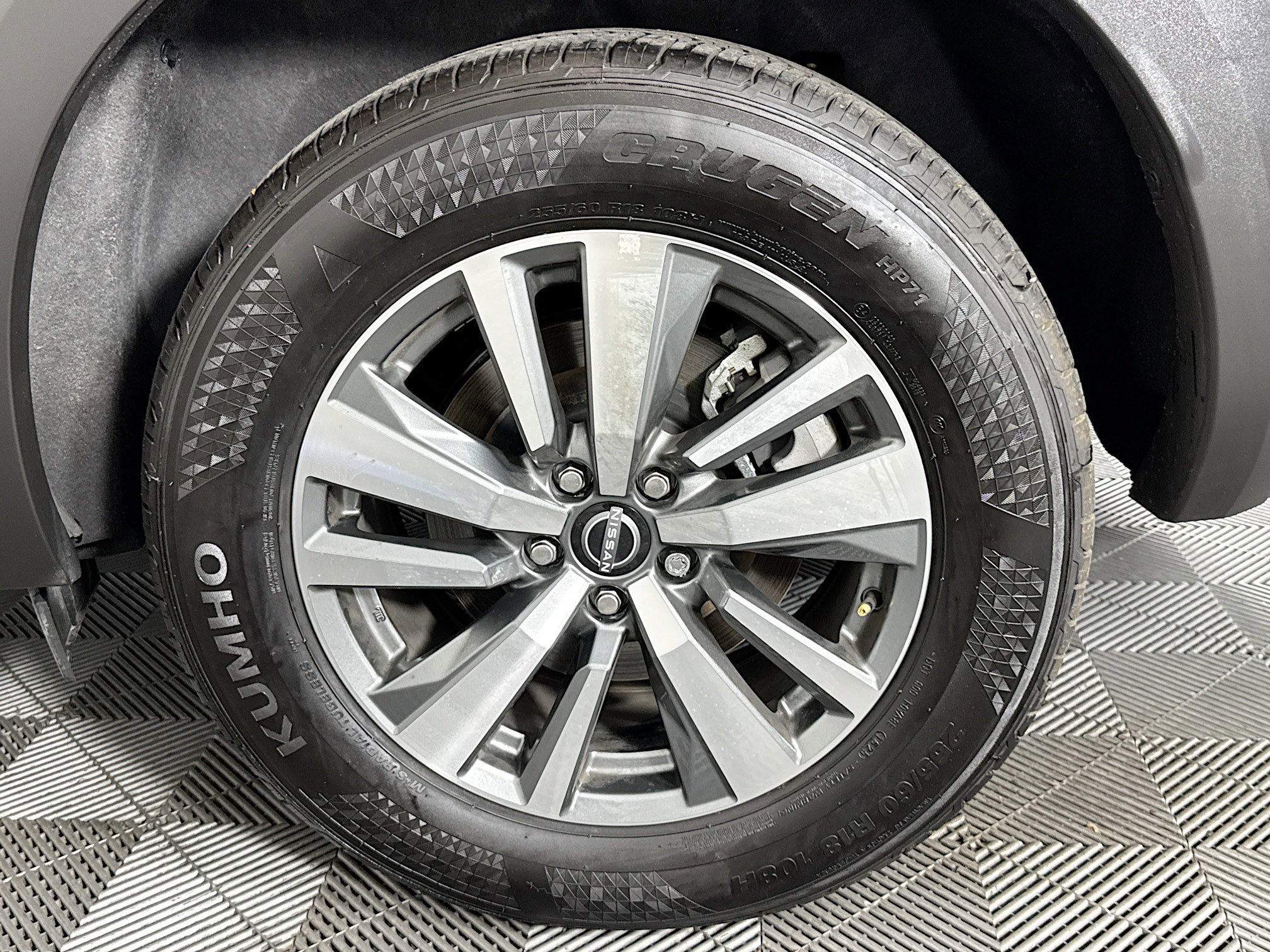 Used 2025 Nissan Pathfinder SL FWD image 36
