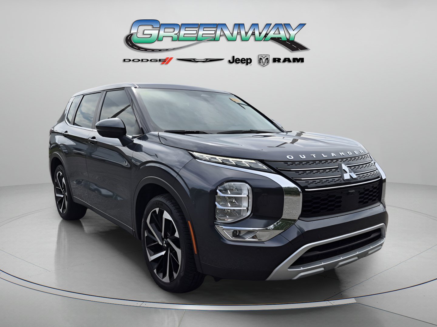 Used 2024 Mitsubishi Outlander SE