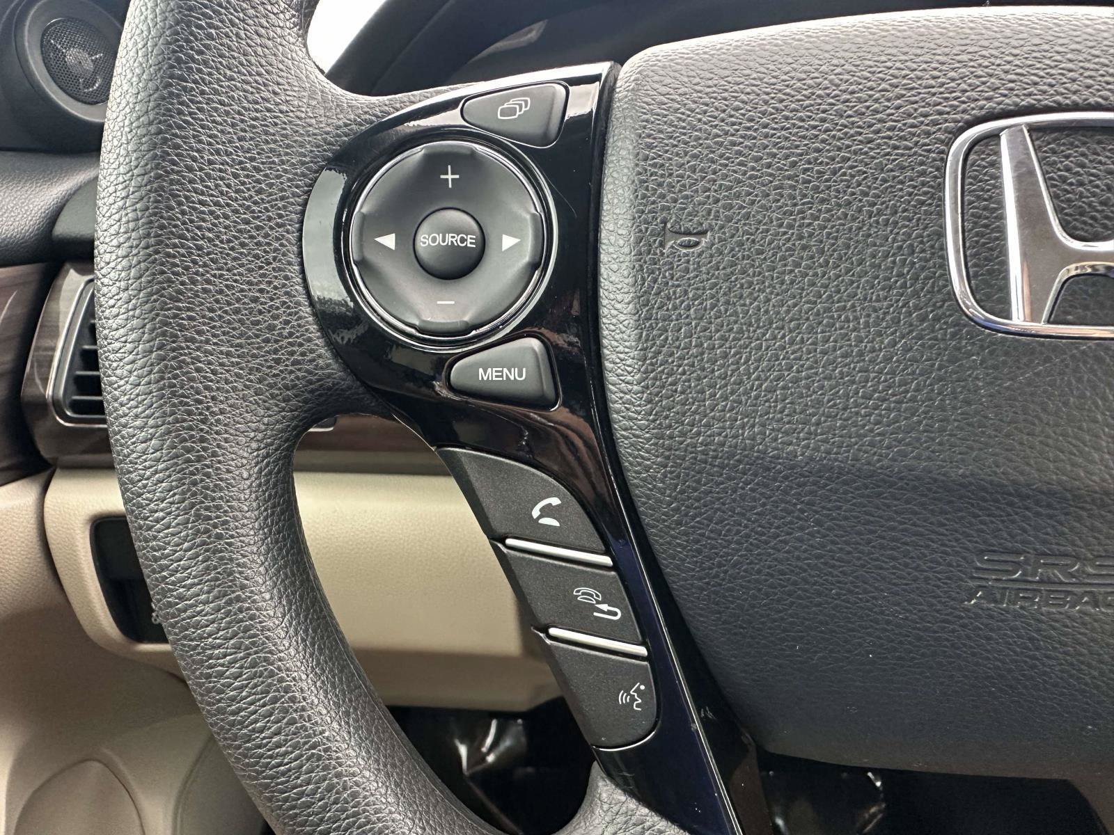 Used 2017 Honda Accord EX image 12