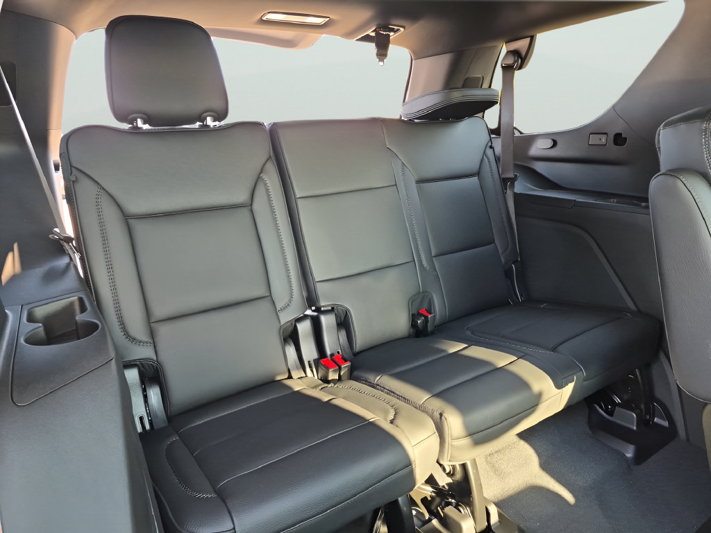New 2026 GMC Yukon Denali w/ Denali Reserve Package AWD/4WD image 35