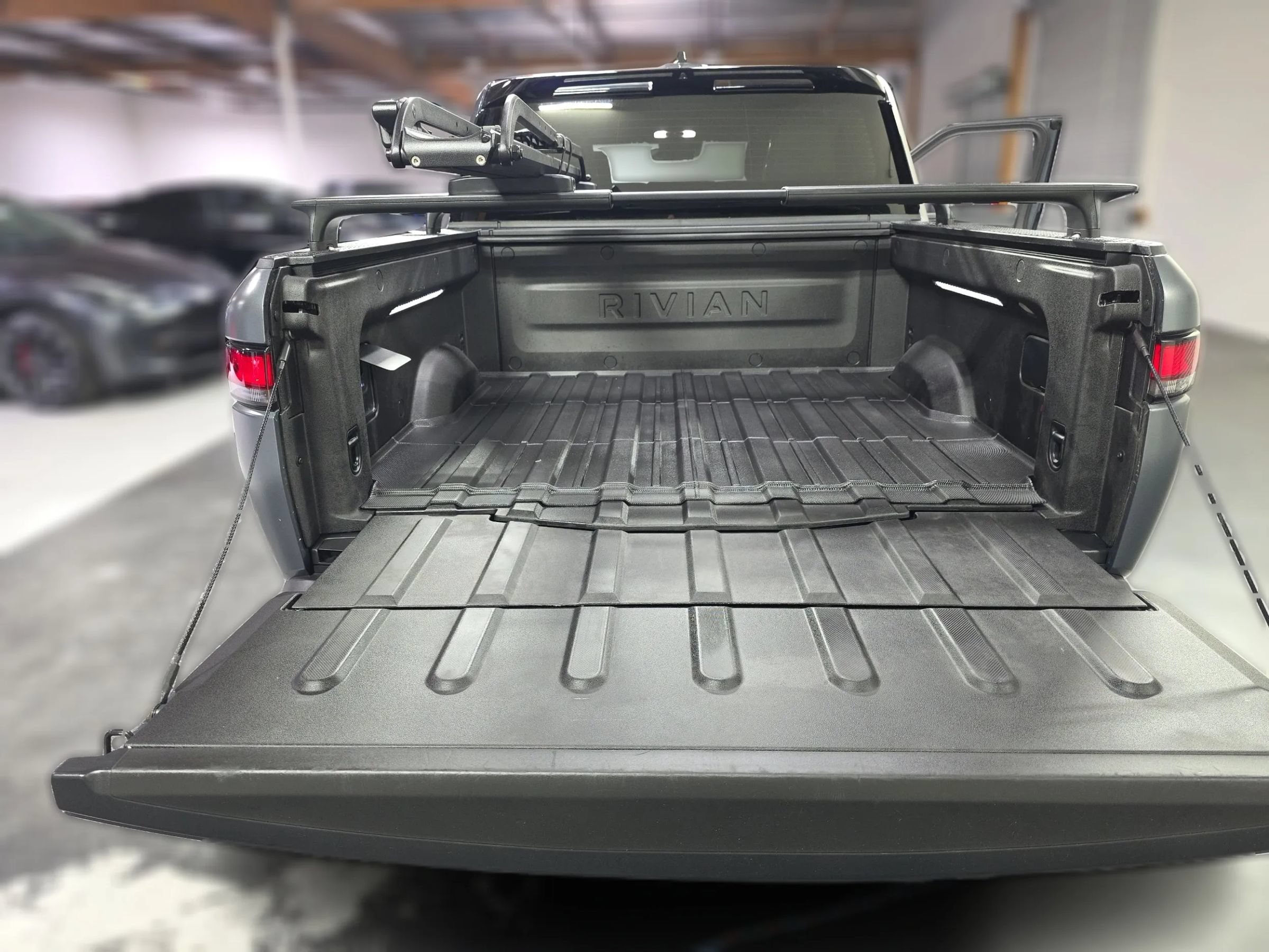 Used 2024 Rivian R1T Adventure AWD/4WD image 15