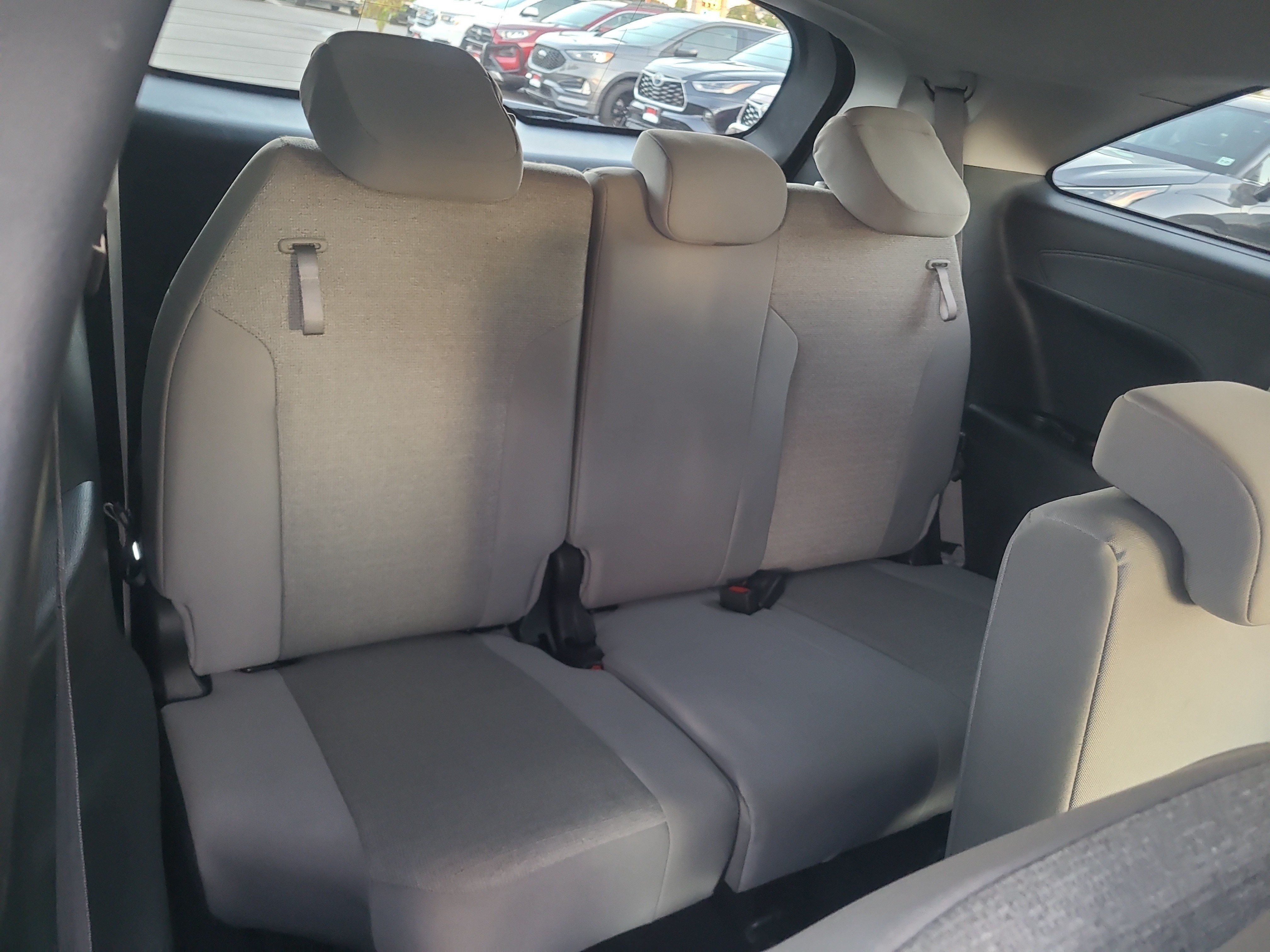 Certified 2025 Toyota Sienna LE FWD image 28