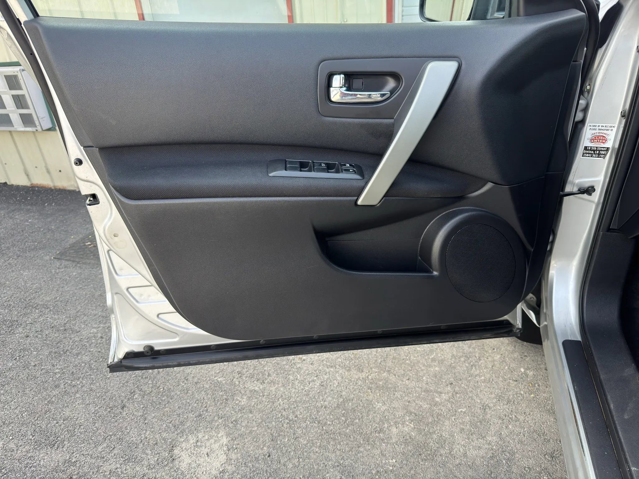 Used 2012 Nissan Rogue S FWD image 2