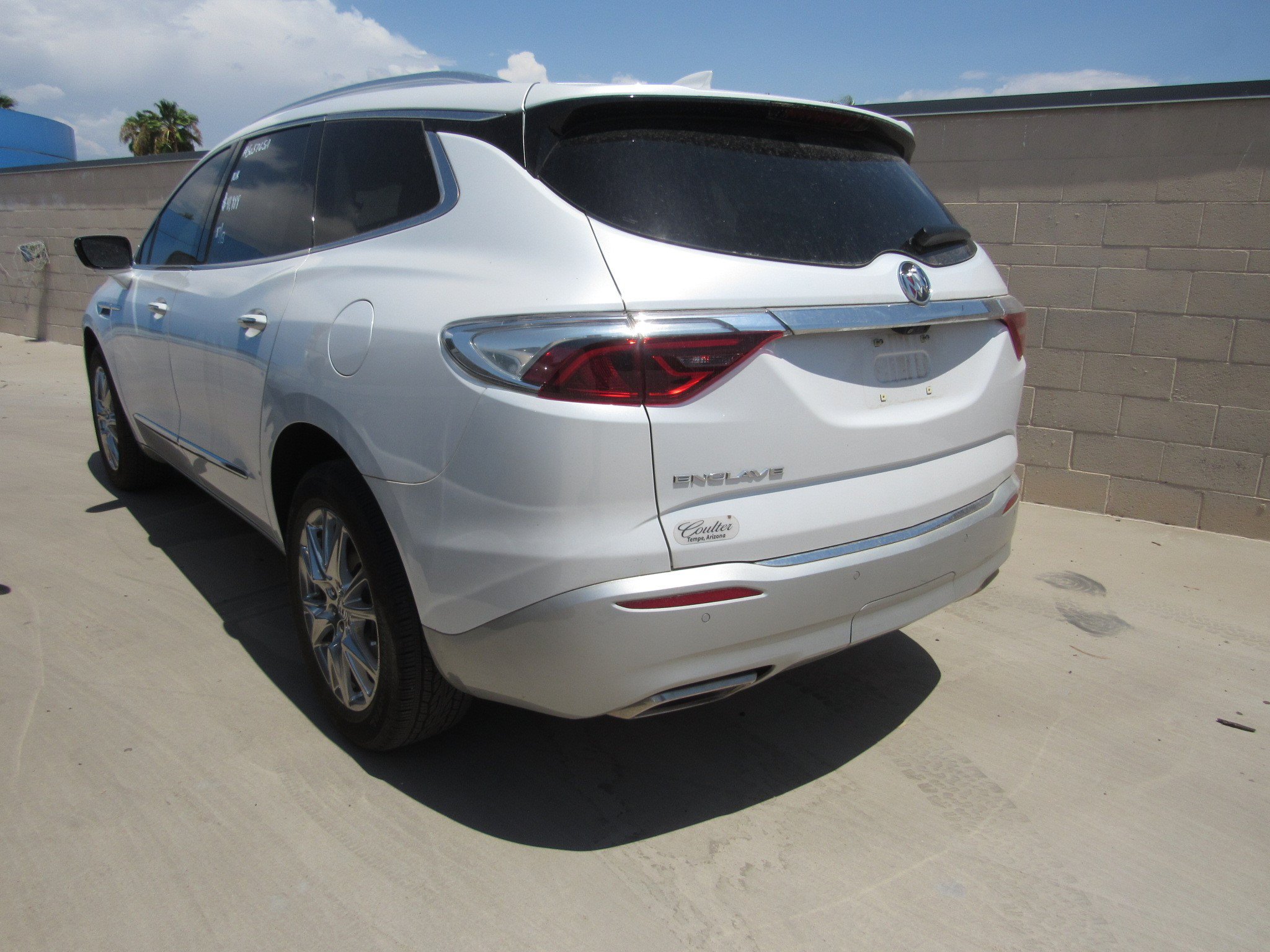 Used 2023 Buick Enclave Premium w/ Experience Buick Package FWD image 4