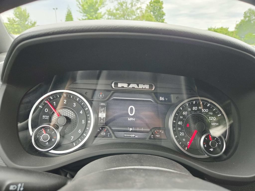 New 2026 RAM 1500 Express AWD/4WD image 22