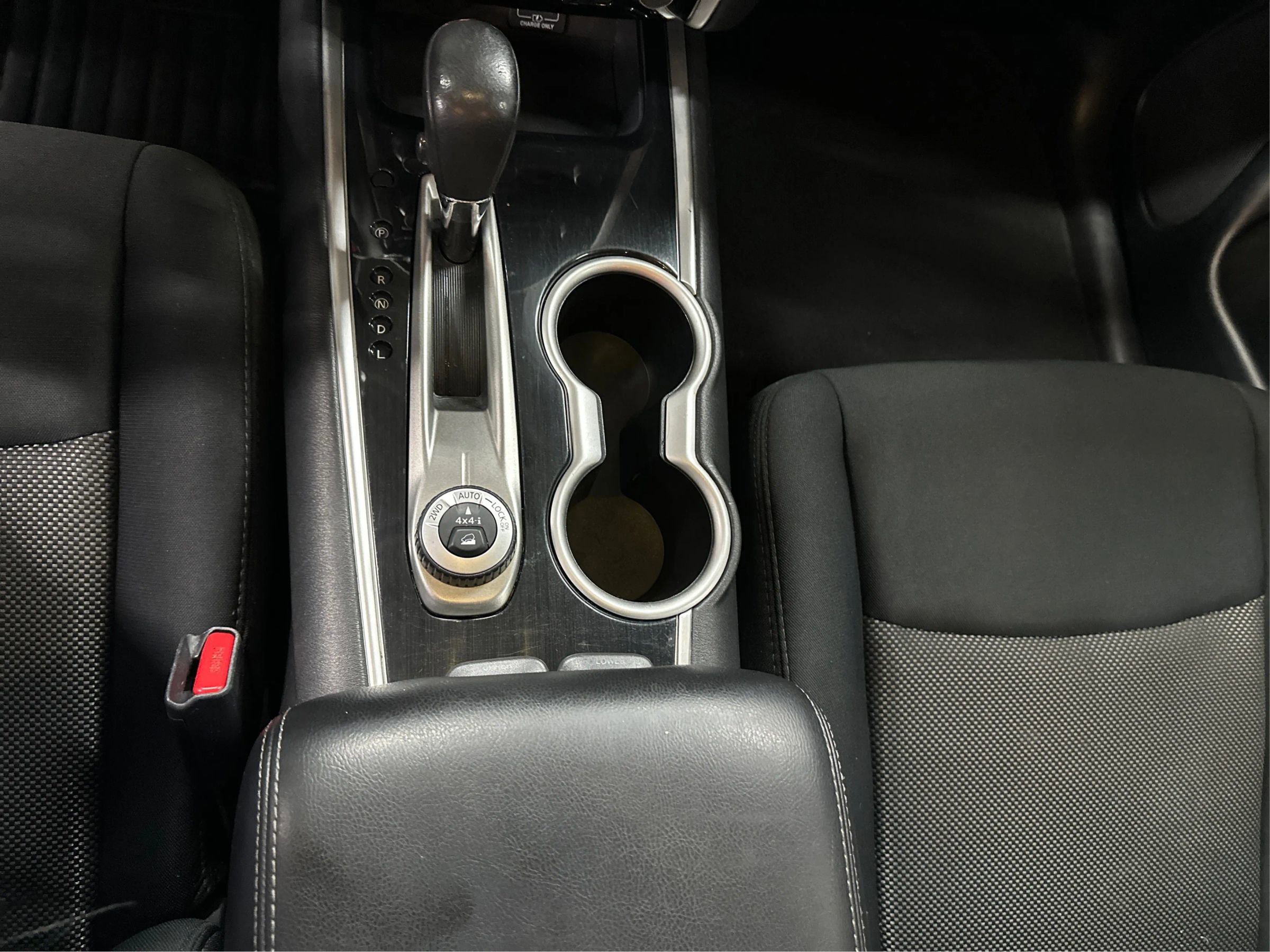 Used 2019 Nissan Pathfinder SV image 33