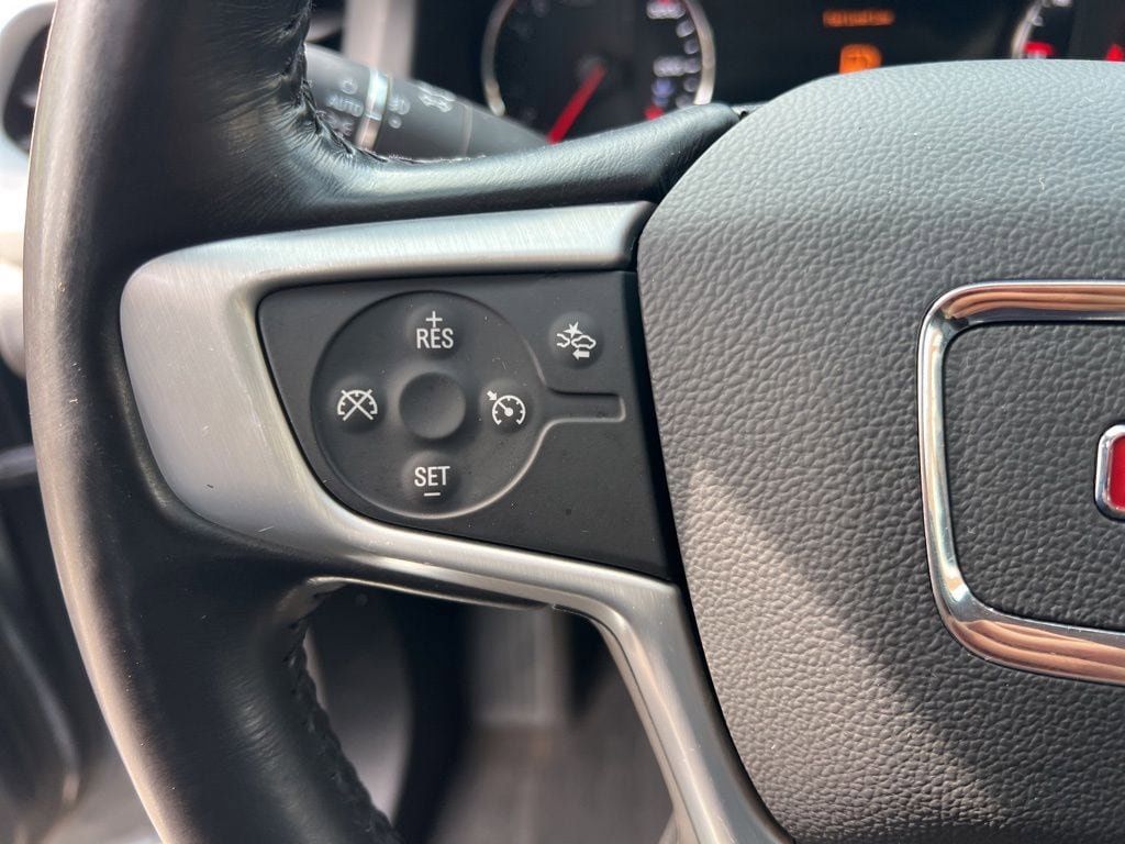 Used 2020 GMC Acadia SLT w/ Driver Alert Package II FWD image 12