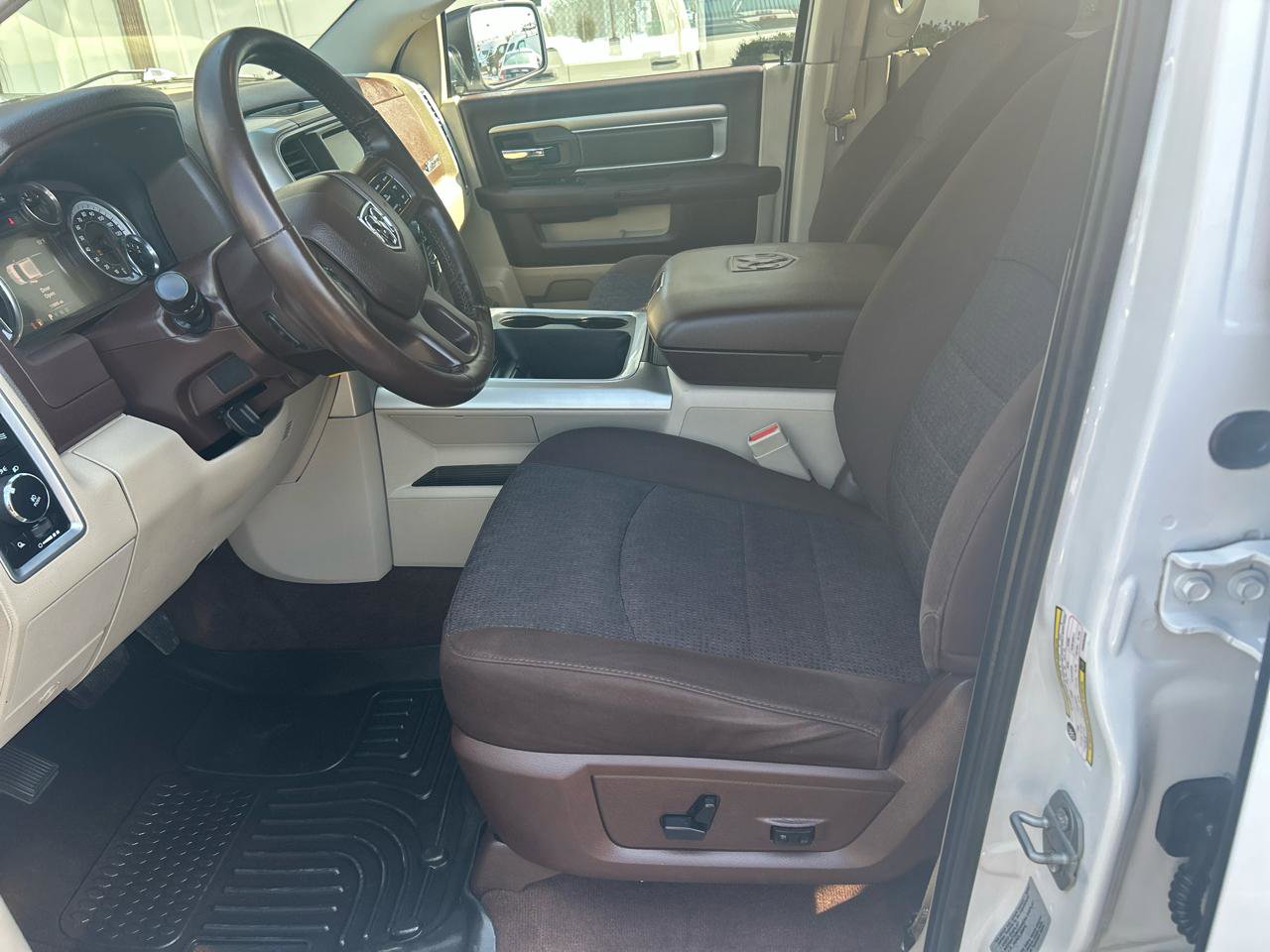 Used 2017 RAM 1500 Big Horn AWD/4WD image 14