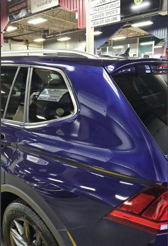 Used 2023 Volkswagen Tiguan SE w/ Panoramic Sunroof Package image 23