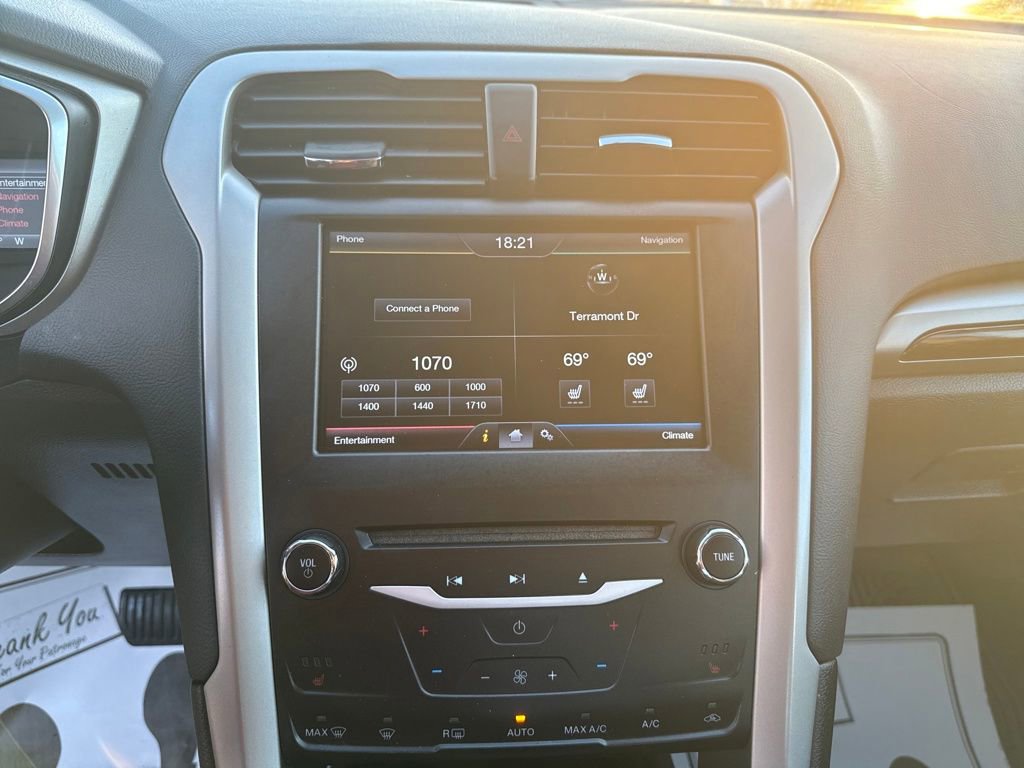 Used 2015 Ford Fusion SE w/ Equipment Group 202A image 21