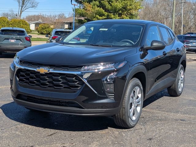 New 2026 Chevrolet Trax LS image 3