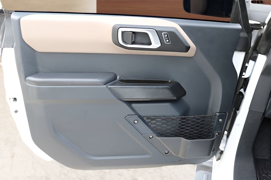 Used 2024 Ford Bronco Wildtrak image 11