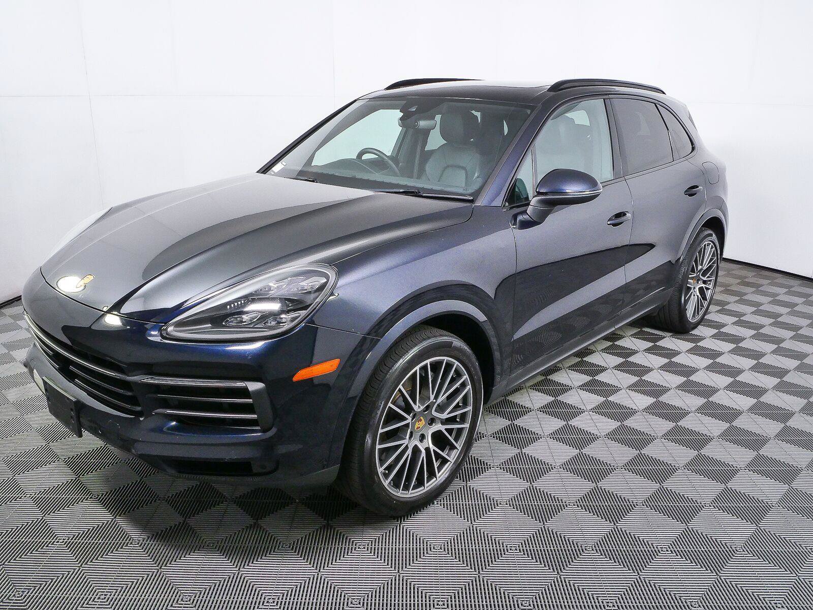 Certified 2022 Porsche Cayenne S Platinum AWD/4WD image 1