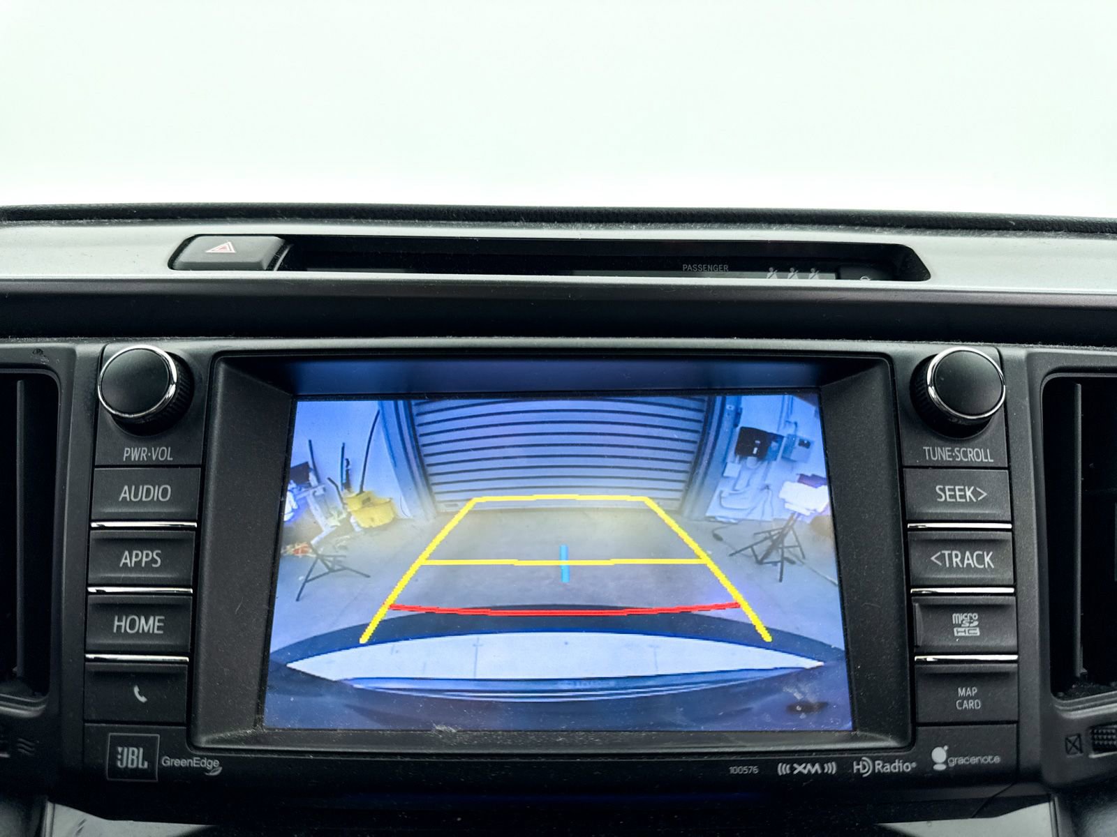 Used 2018 Toyota RAV4 SE AWD/4WD image 8