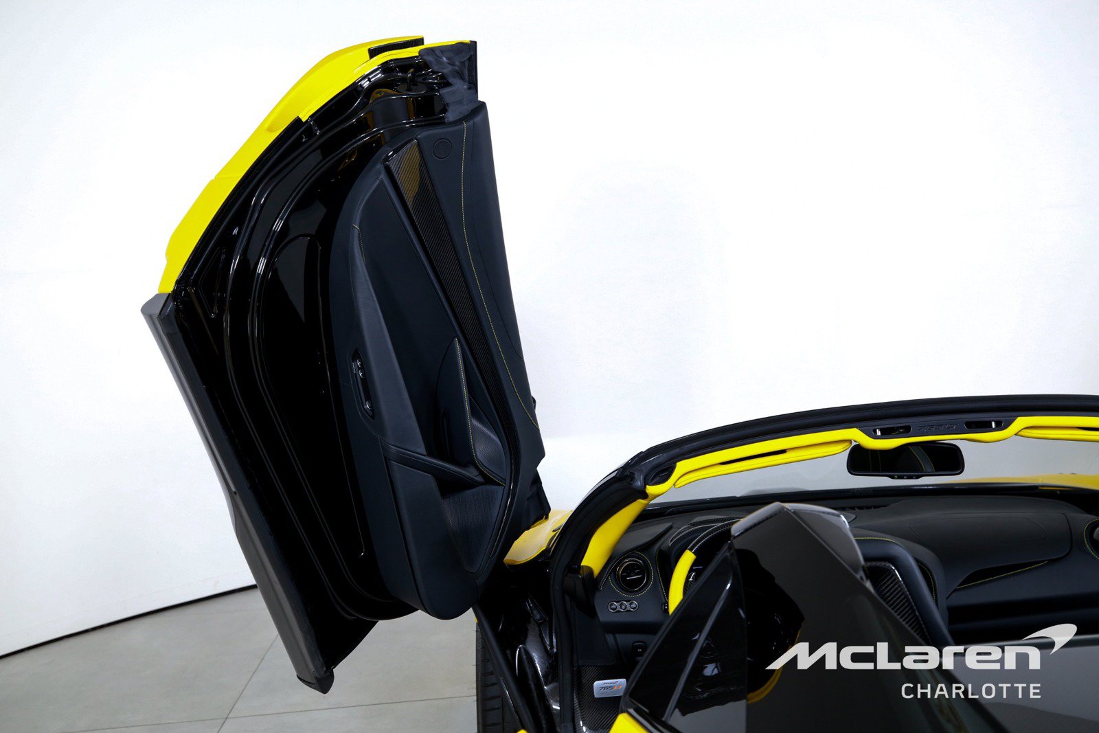 Used 2022 McLaren 765LT RWD image 12