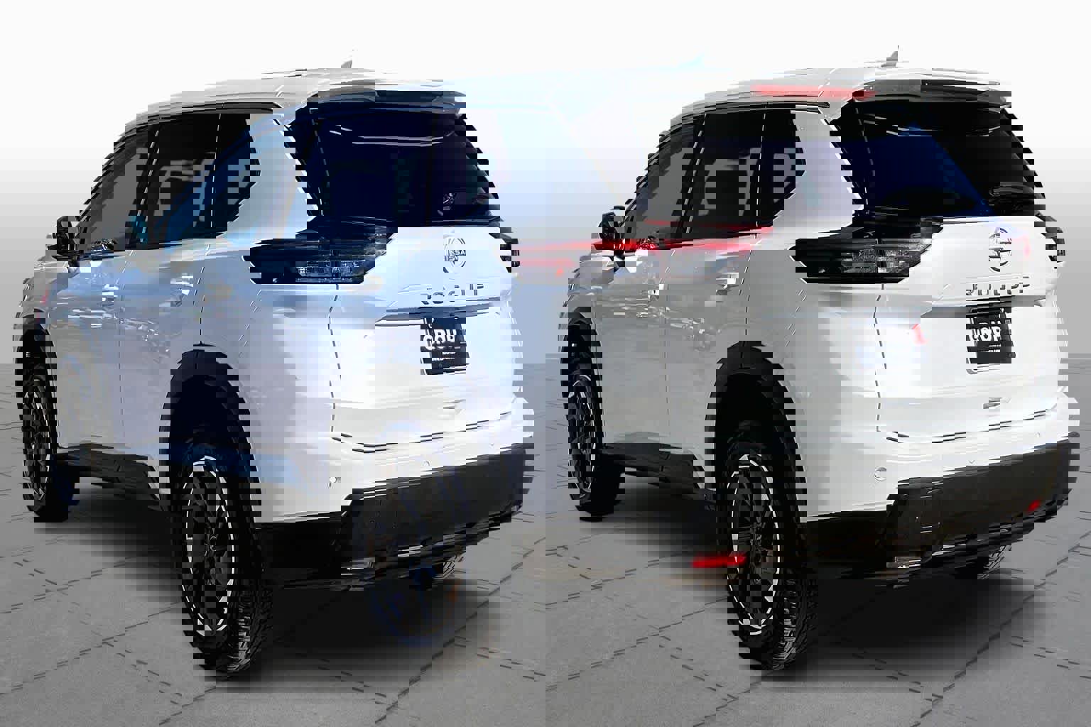 Used 2025 Nissan Rogue SV image 11