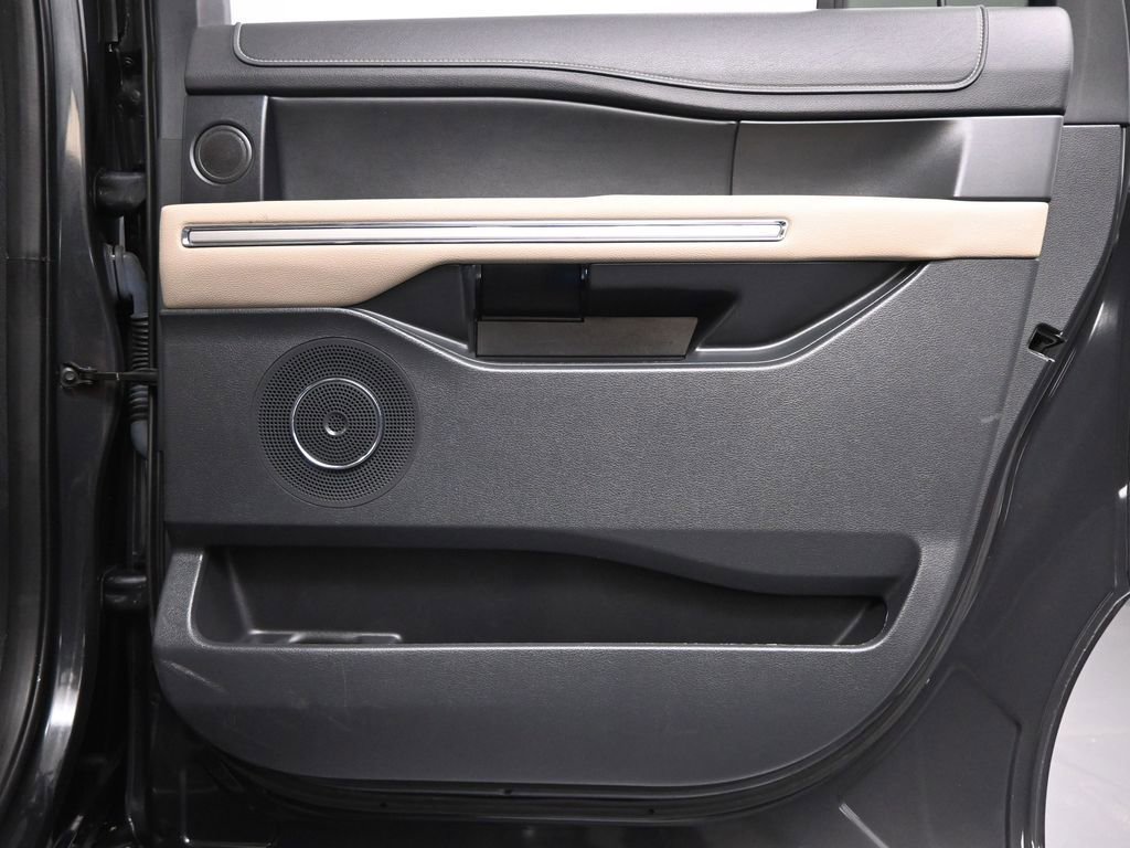 Used 2023 Ford Expedition Max Limited image 29