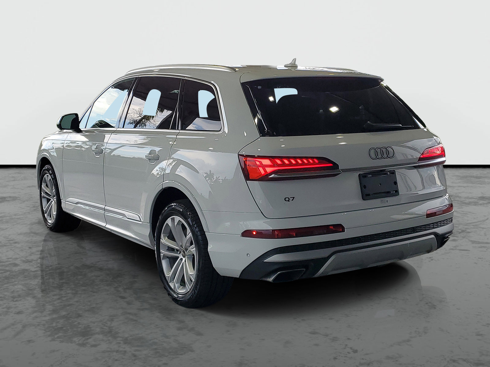 Used 2025 Audi Q7 3.0T Premium Plus AWD/4WD image 3