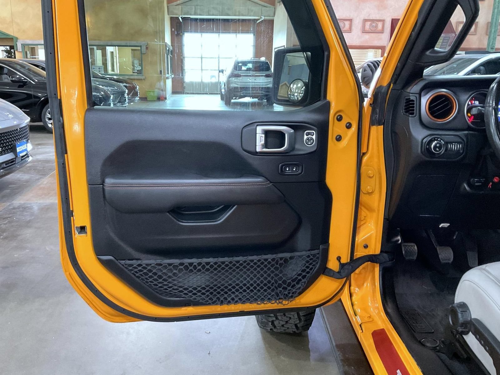 Used 2021 Jeep Gladiator Mojave AWD/4WD image 9