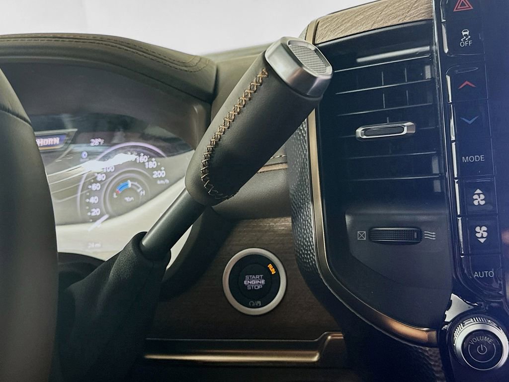 New 2026 RAM 2500 Limited w/ Towing Technology Group image 12