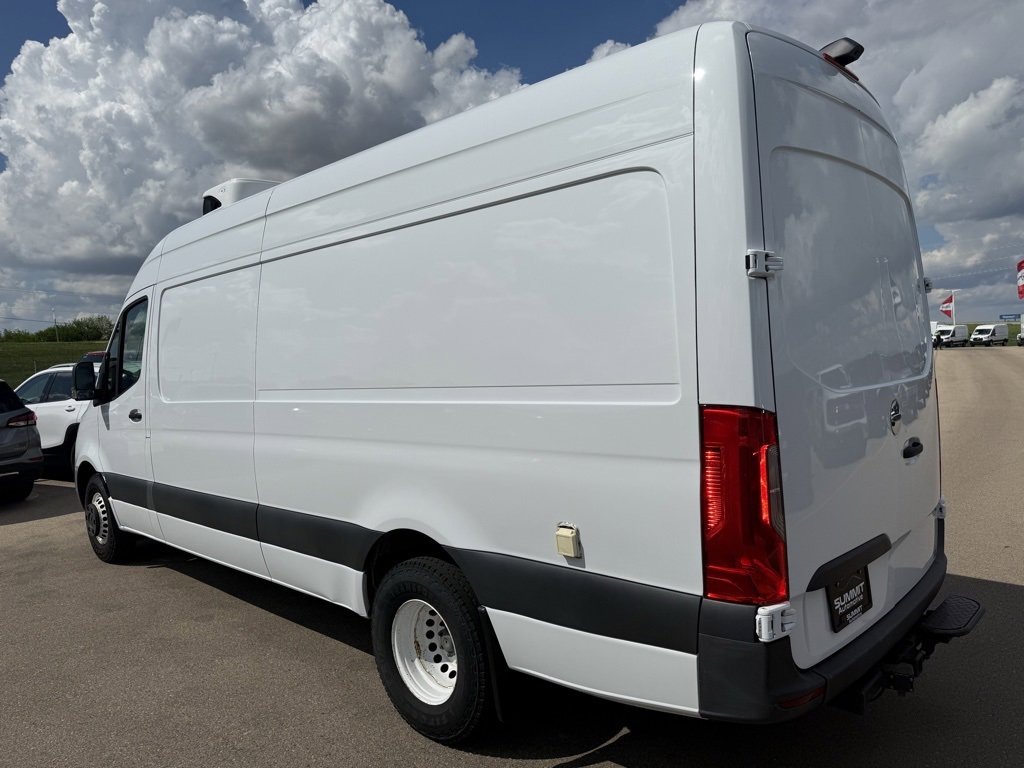 Used 2019 Freightliner Sprinter 2500 image 3