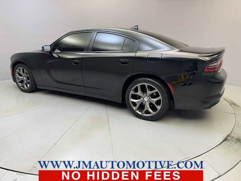 Used 2015 Dodge Charger SXT RWD image 3