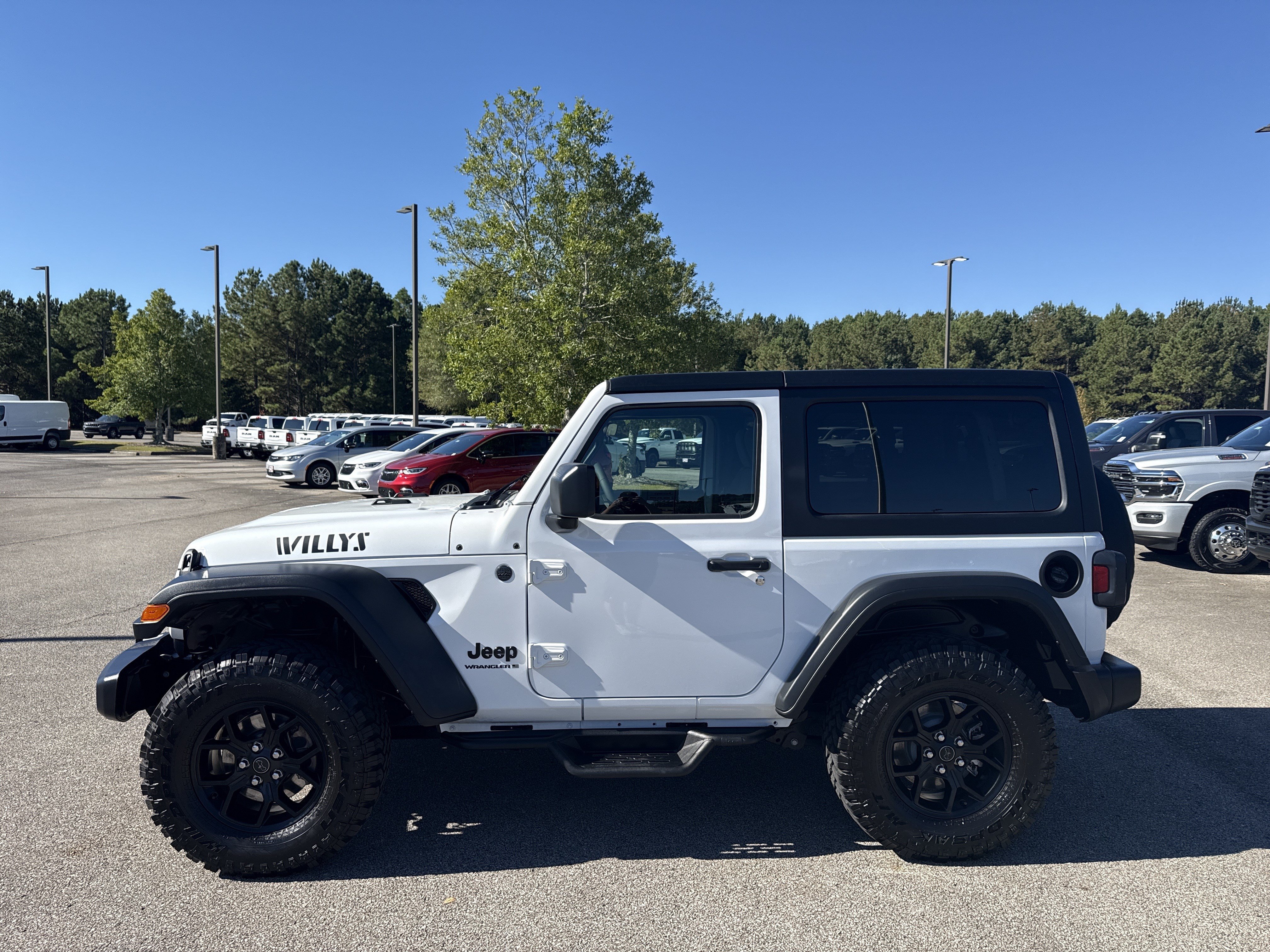 Used 2026 Jeep Wrangler Sport AWD/4WD image 4
