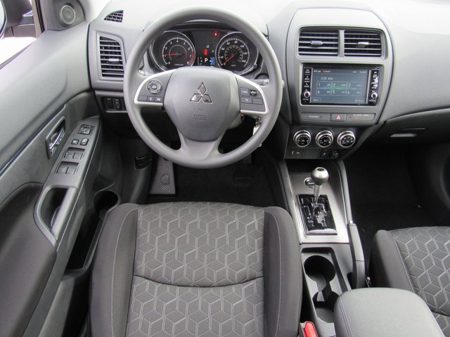 Used 2025 Mitsubishi Outlander Sport ES image 11
