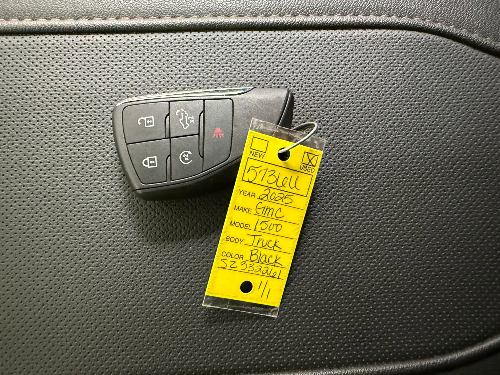 Used 2025 GMC Sierra 1500 AT4 image 37