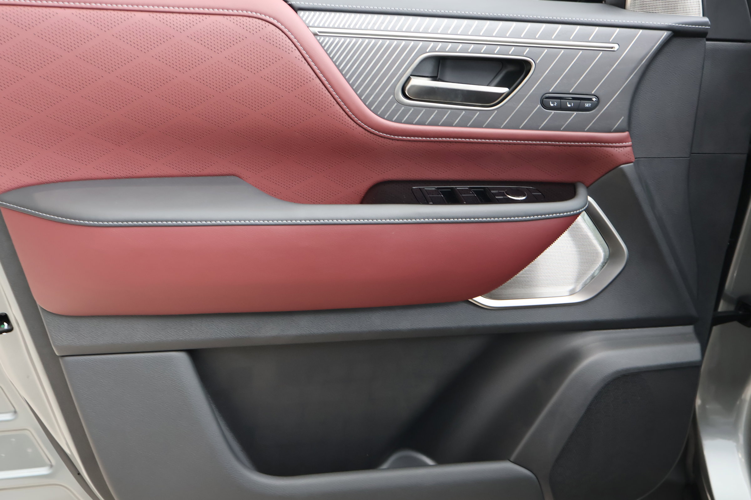 New 2026 INFINITI QX80 Autograph image 13