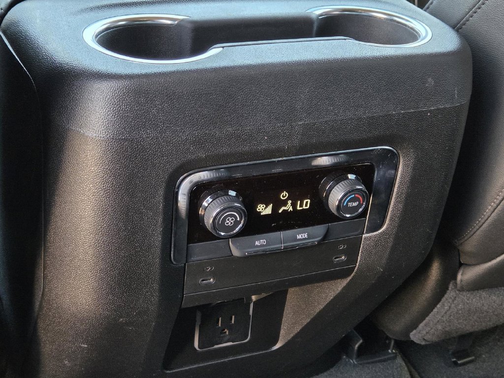 Used 2025 Chevrolet Tahoe Z71 AWD/4WD image 38