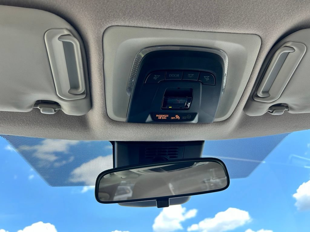 Used 2025 Toyota Corolla LE FWD image 27