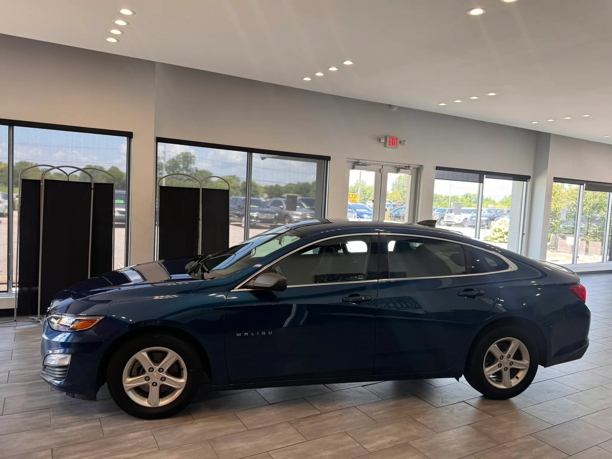 Used 2019 Chevrolet Malibu LS w/ LPO, Convenience Package 2 FWD image 10